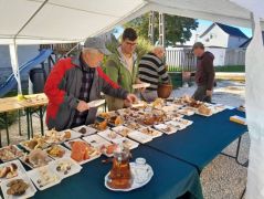 Ákosnak jó alkalom gyakorolni, amit ilyenkor tenni szoktunk